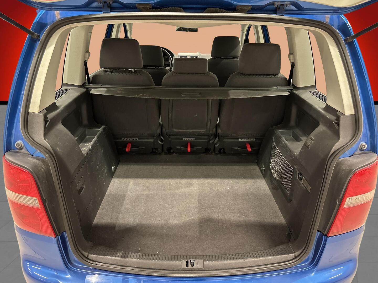 VOLKSWAGEN Touran 2004