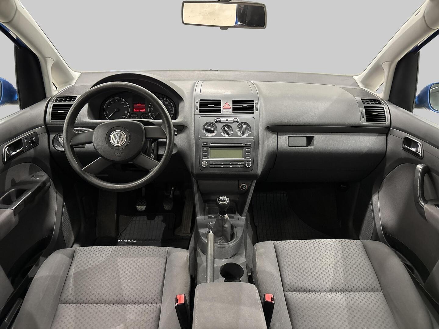 VOLKSWAGEN Touran 2004