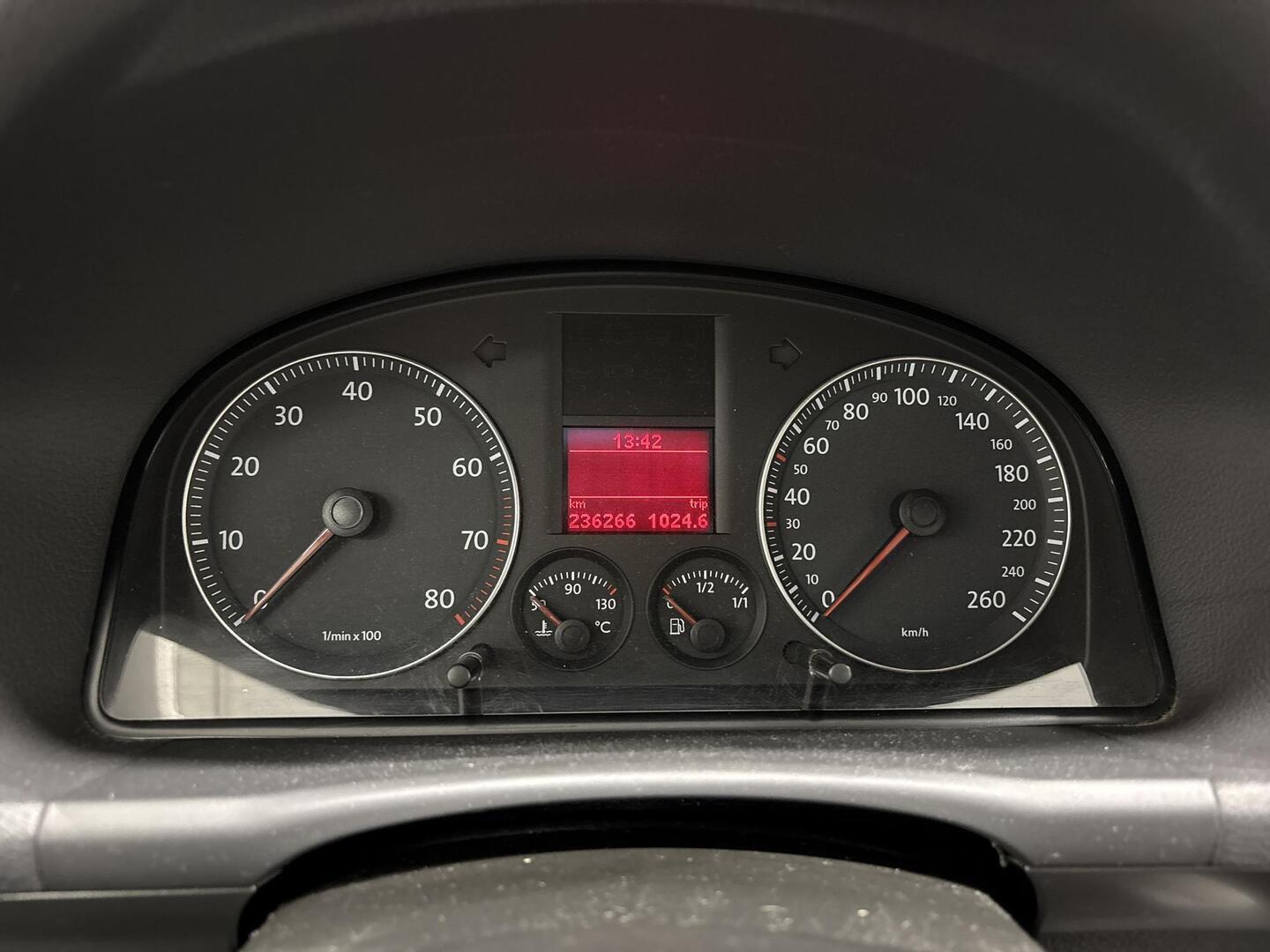 VOLKSWAGEN Touran 2004