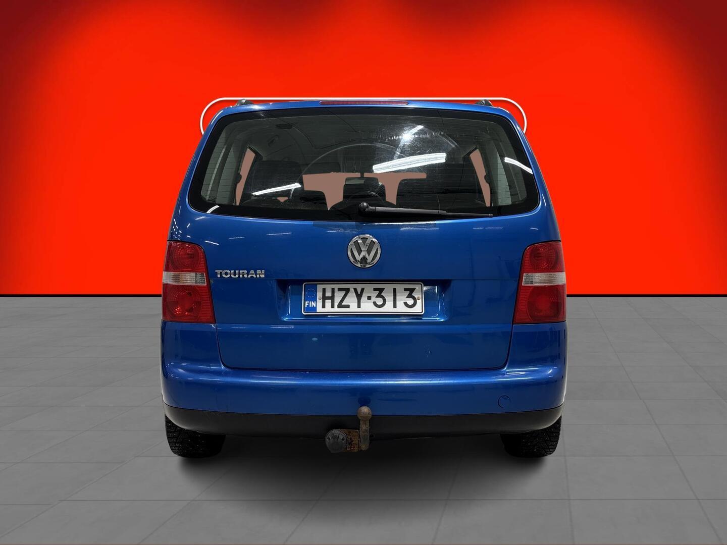 VOLKSWAGEN Touran 2004