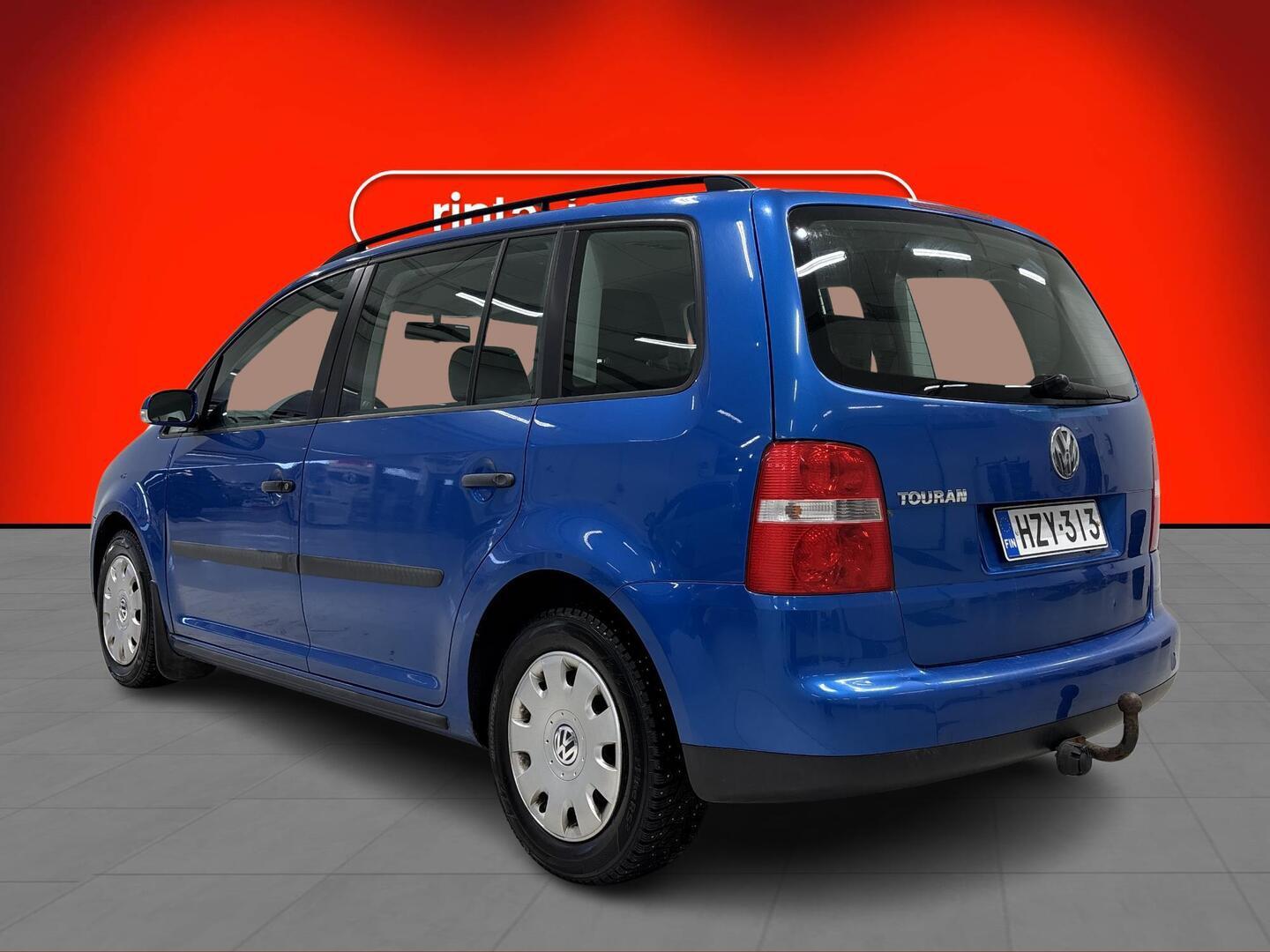 VOLKSWAGEN Touran 2004