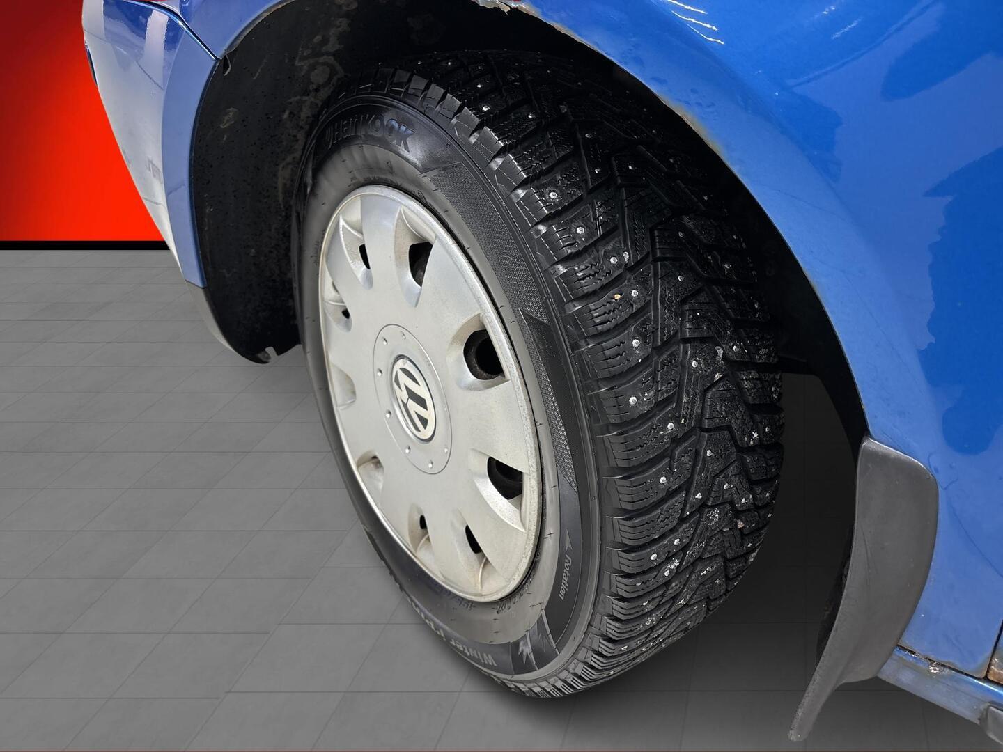 VOLKSWAGEN Touran 2004