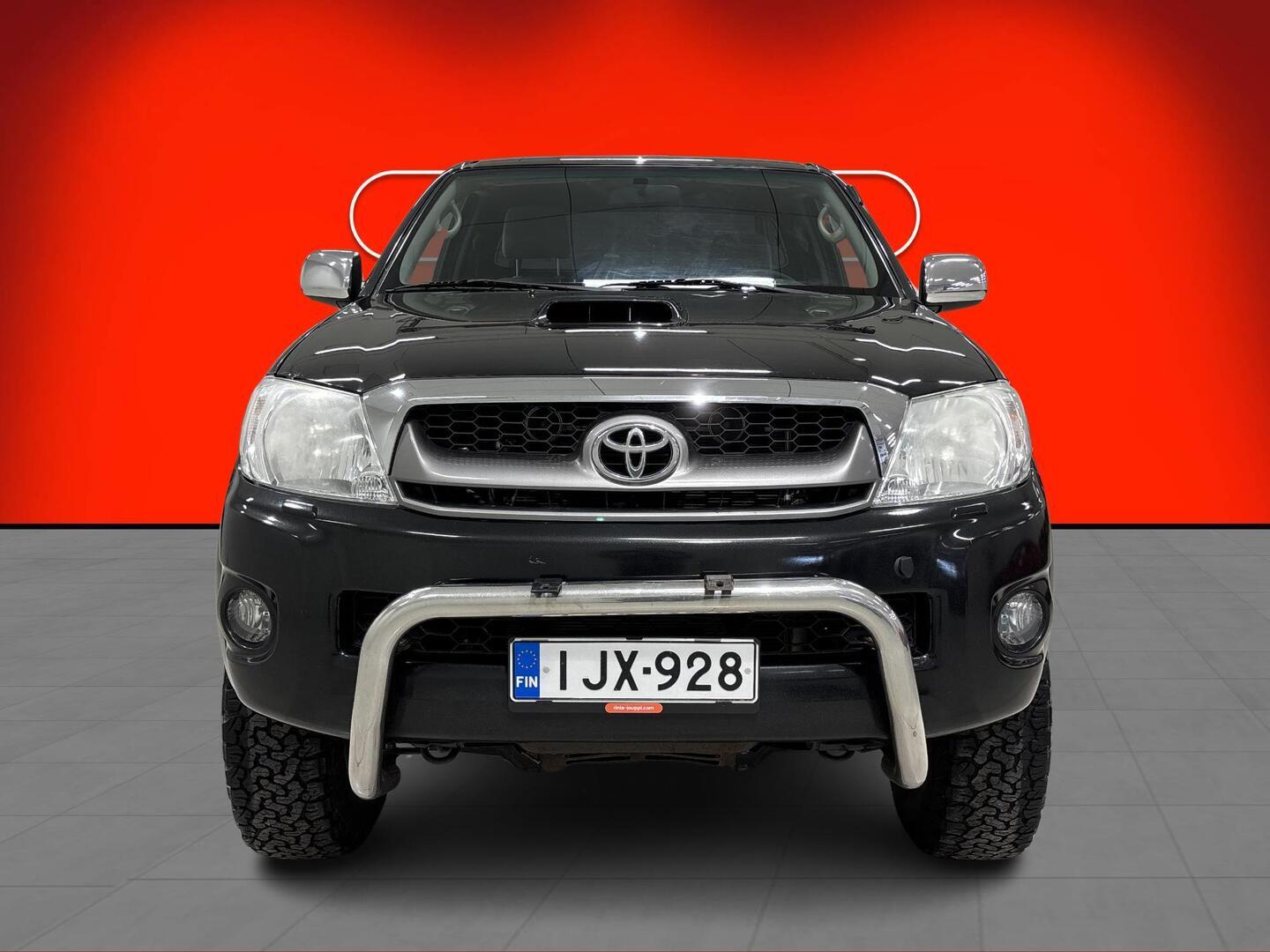 TOYOTA Hilux 2011