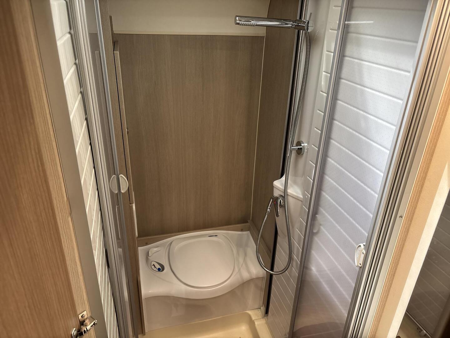 BÜRSTNER NEXXO T660 2013