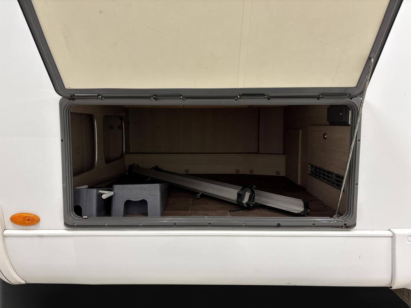 BÜRSTNER NEXXO T660 2013