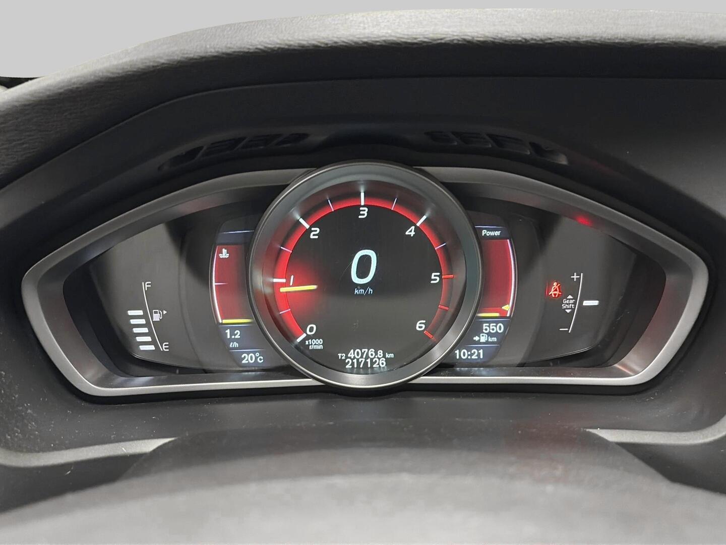 VOLVO V40 2015