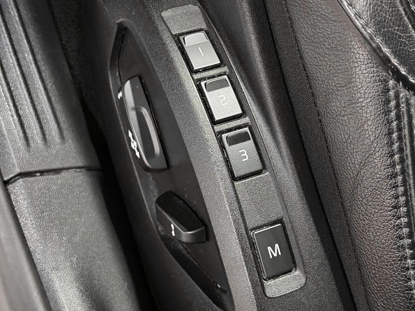 VOLVO V40 2015