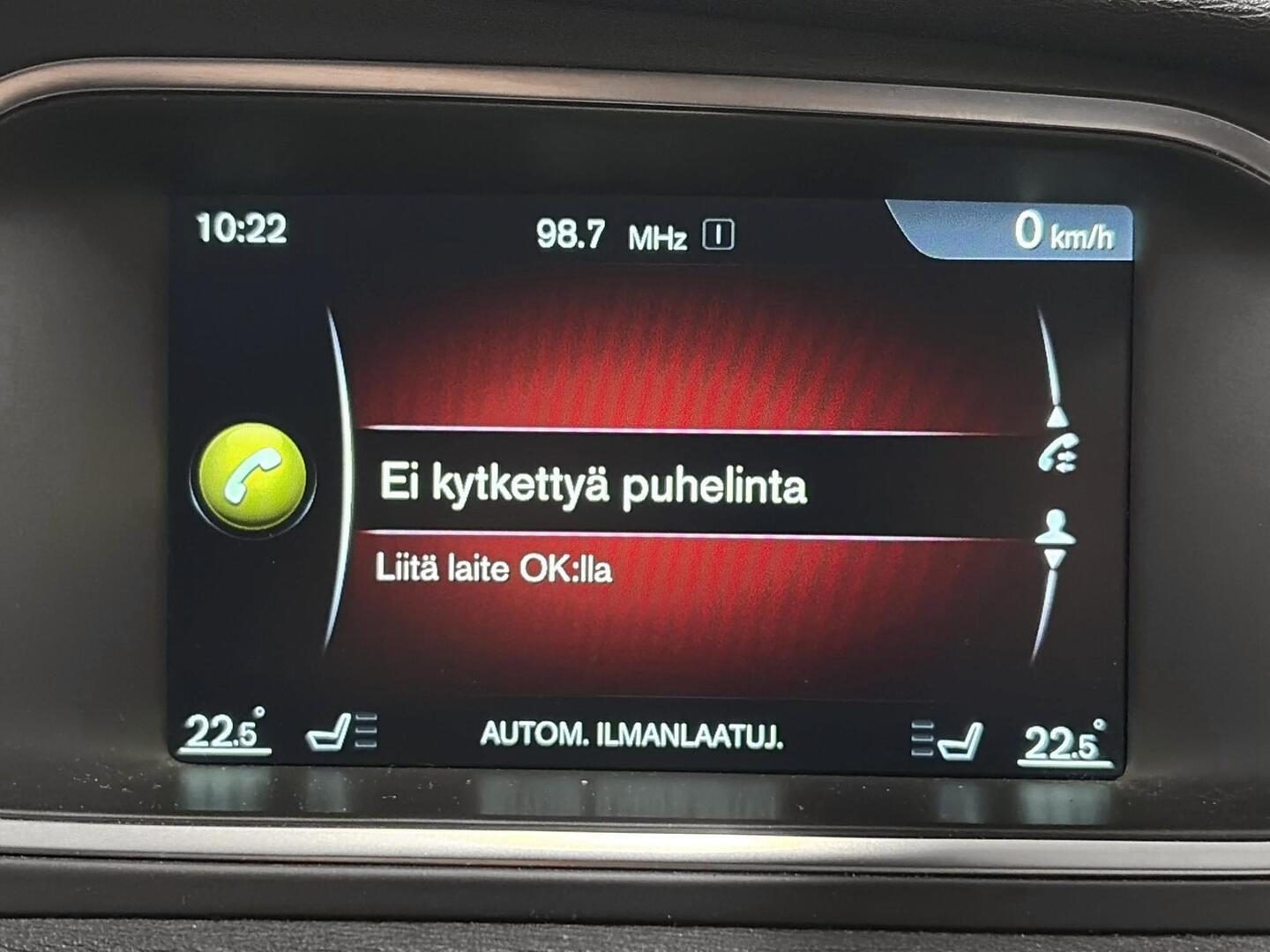 VOLVO V40 2015