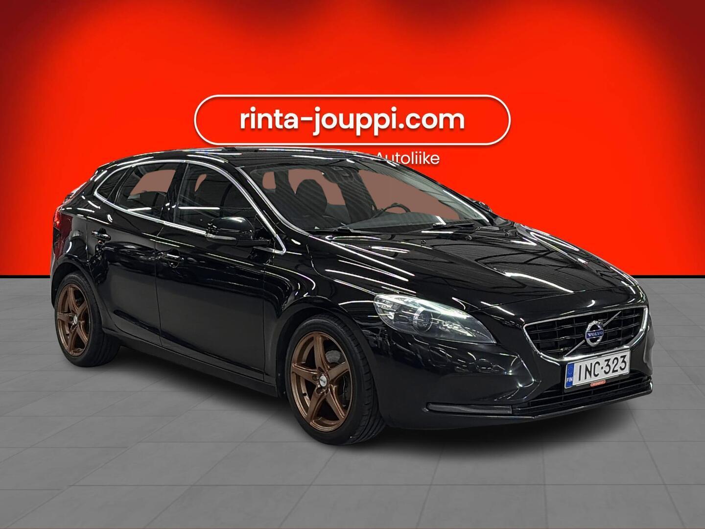 VOLVO V40 2015
