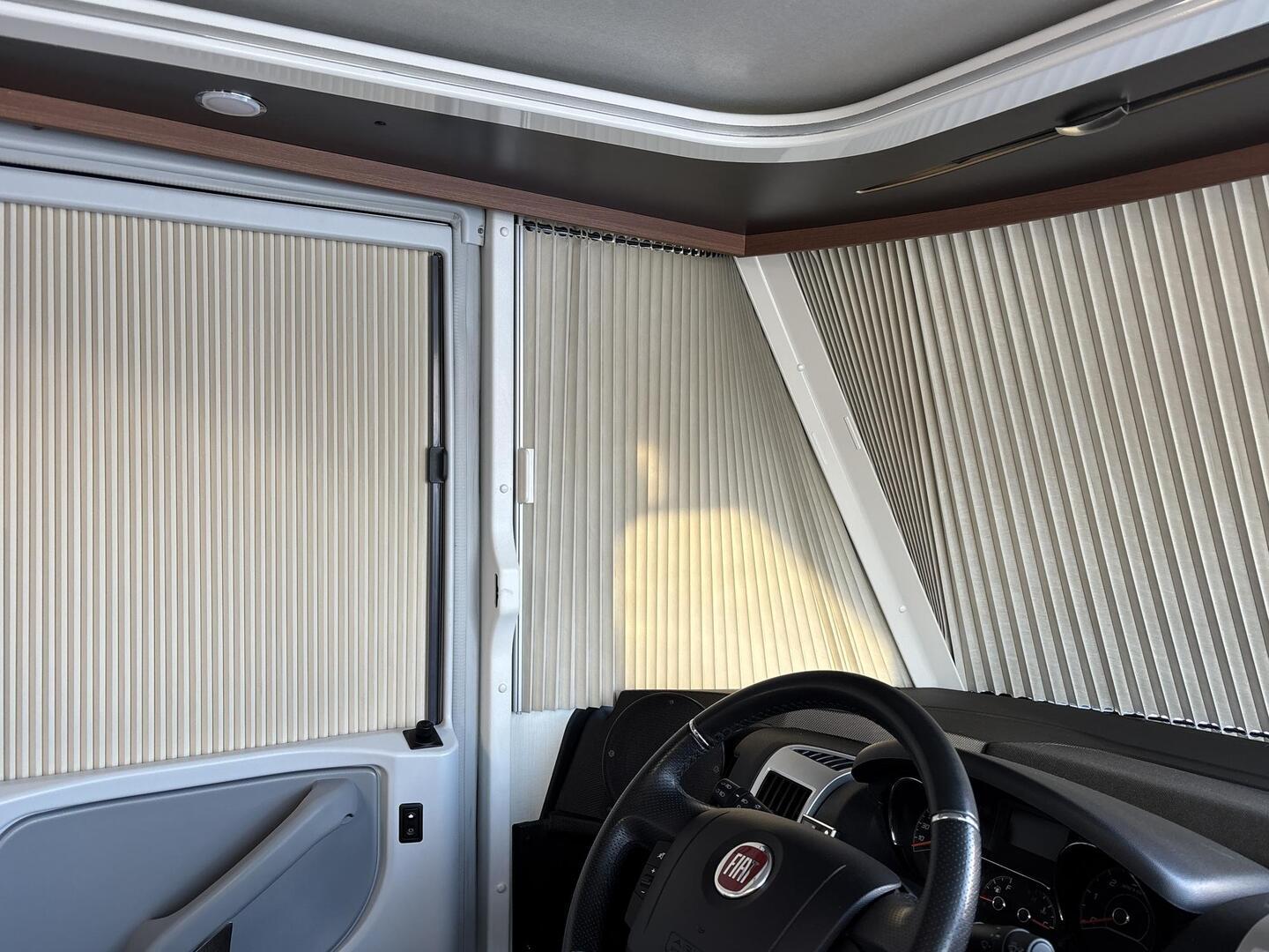 LMC Explorer I710 Premium 2018