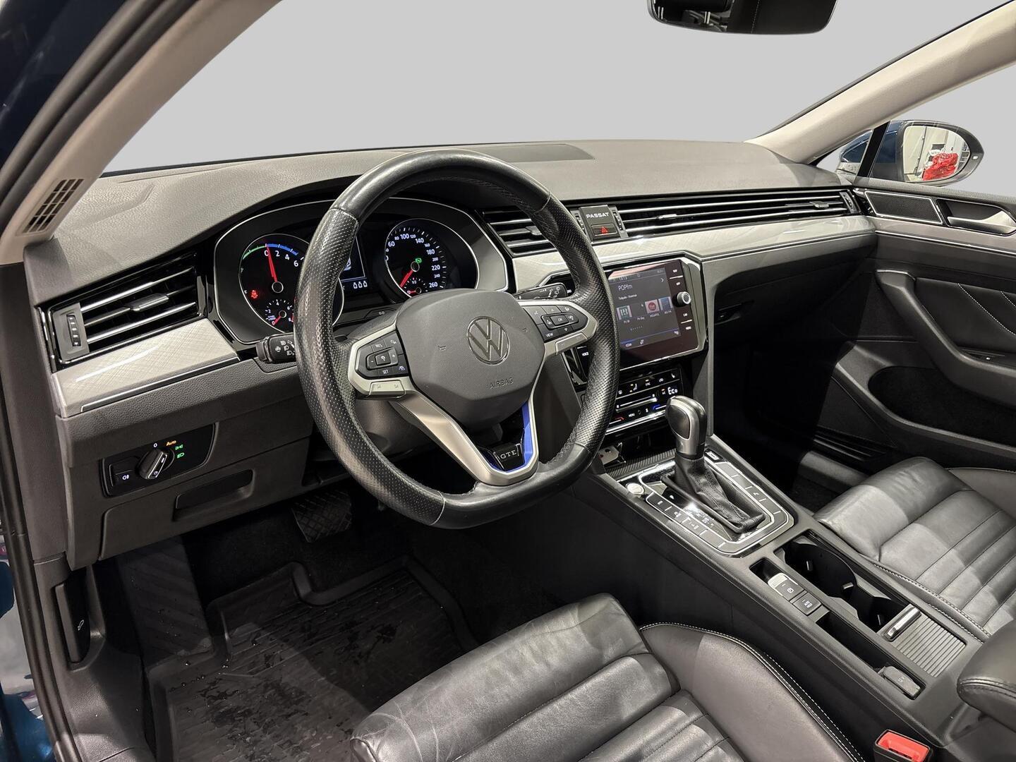 VOLKSWAGEN PASSAT 2022