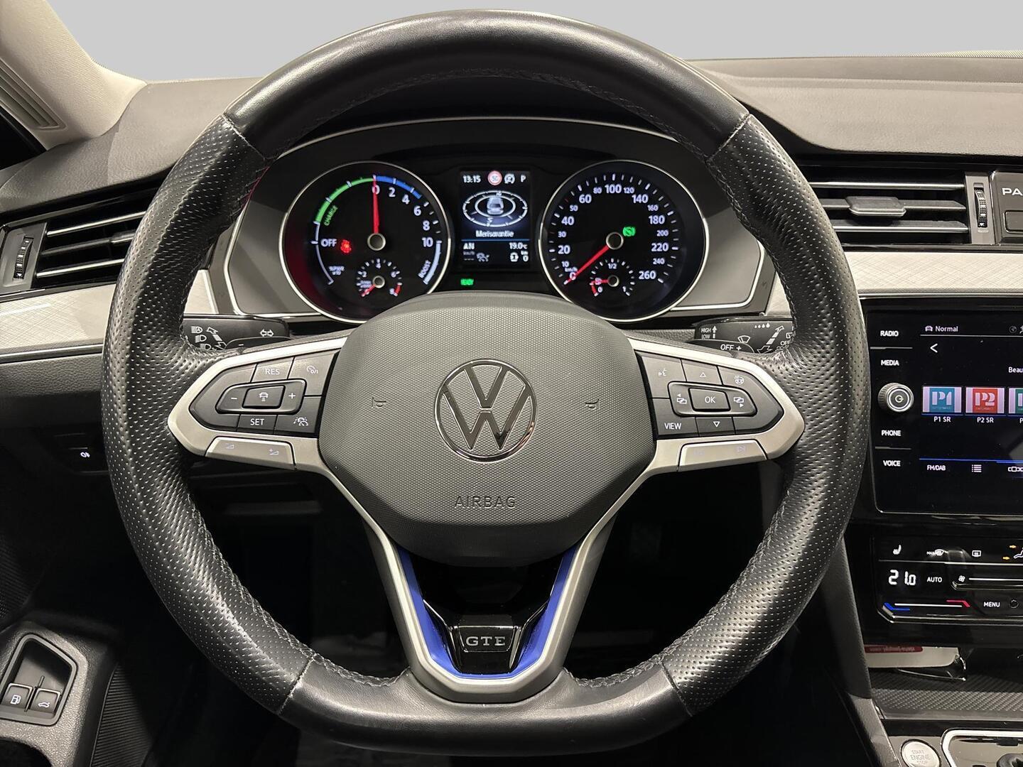 VOLKSWAGEN PASSAT 2022