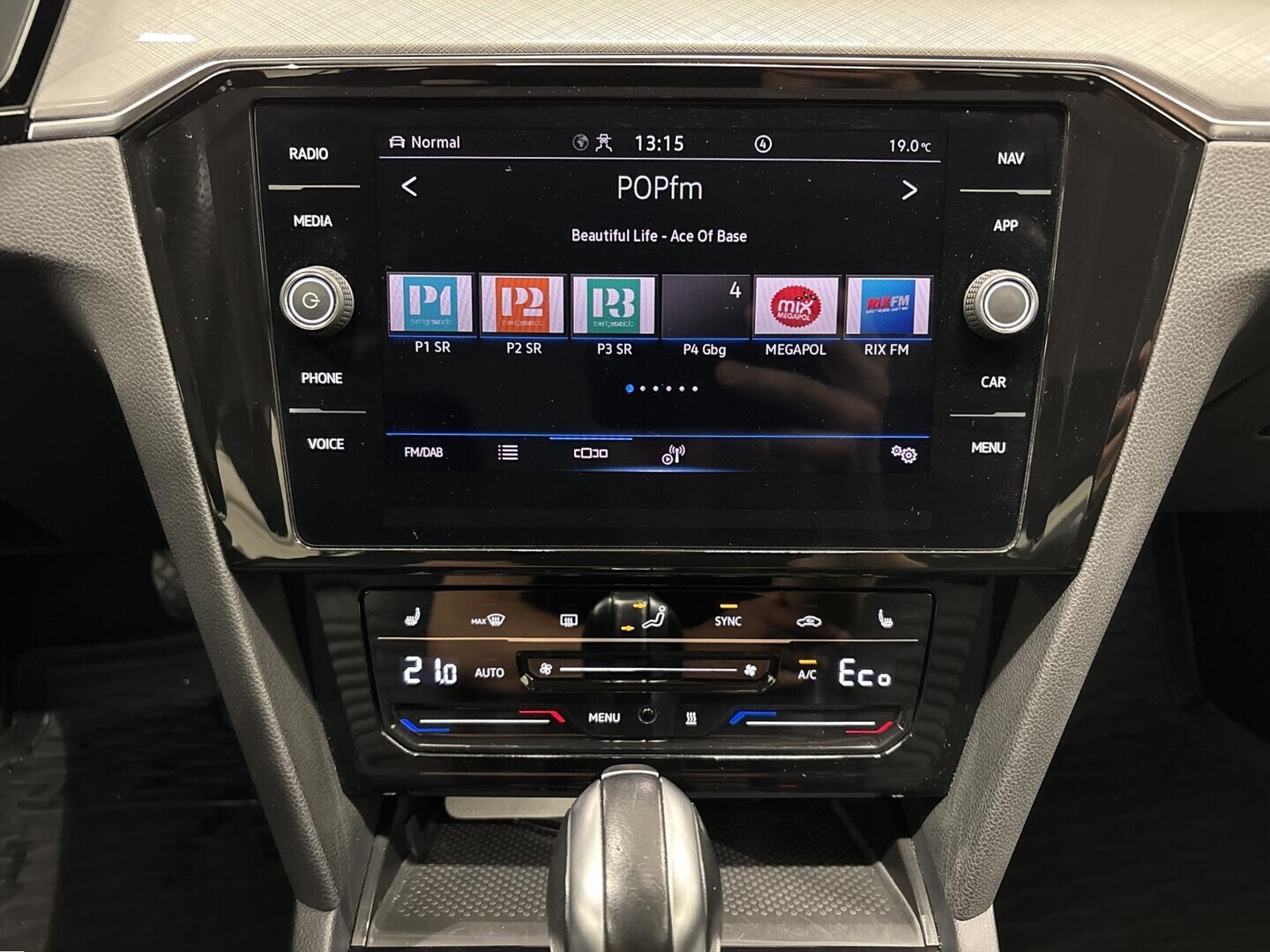 VOLKSWAGEN PASSAT 2022