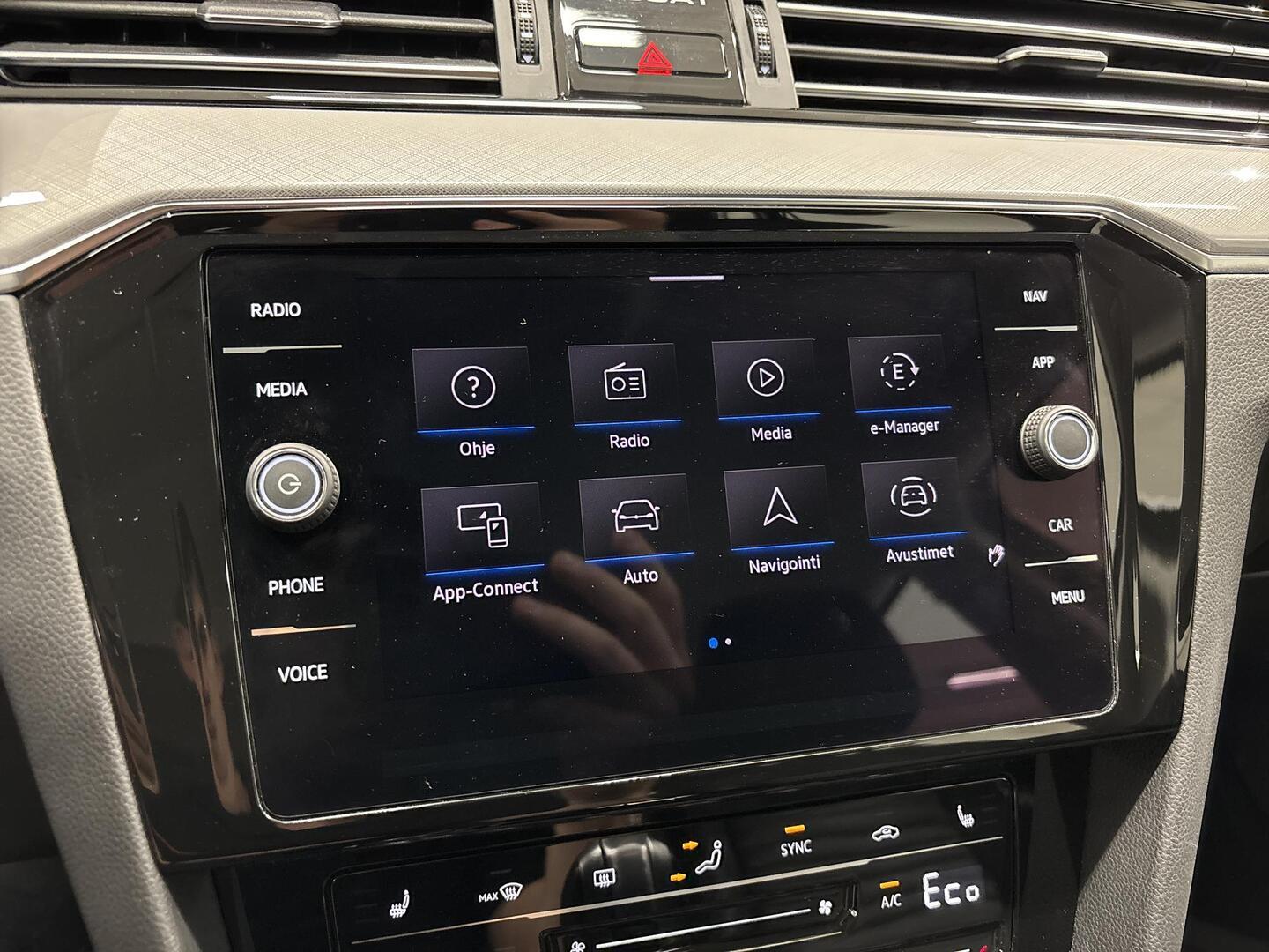 VOLKSWAGEN PASSAT 2022