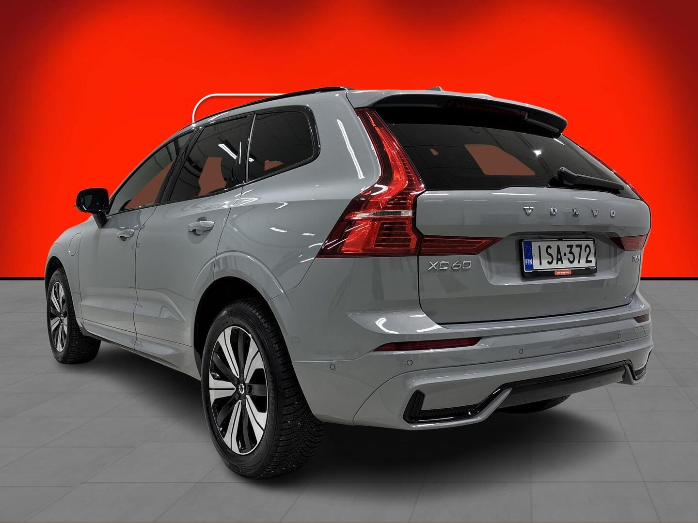 VOLVO XC60 2025