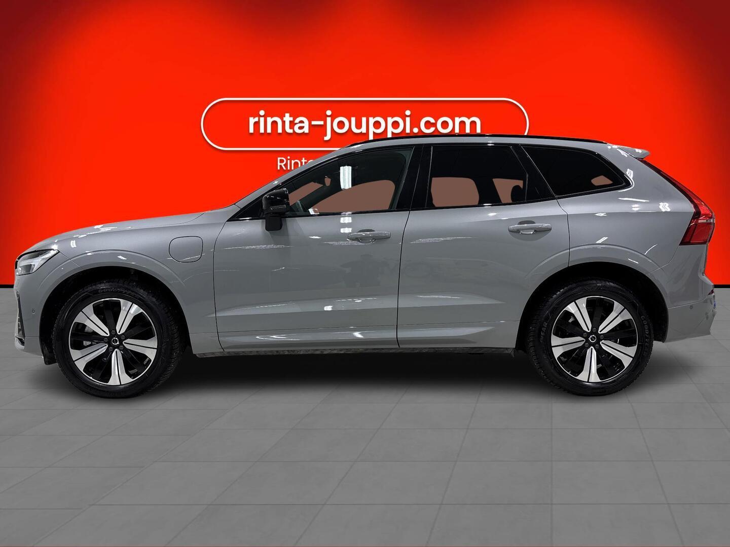 VOLVO XC60 2025
