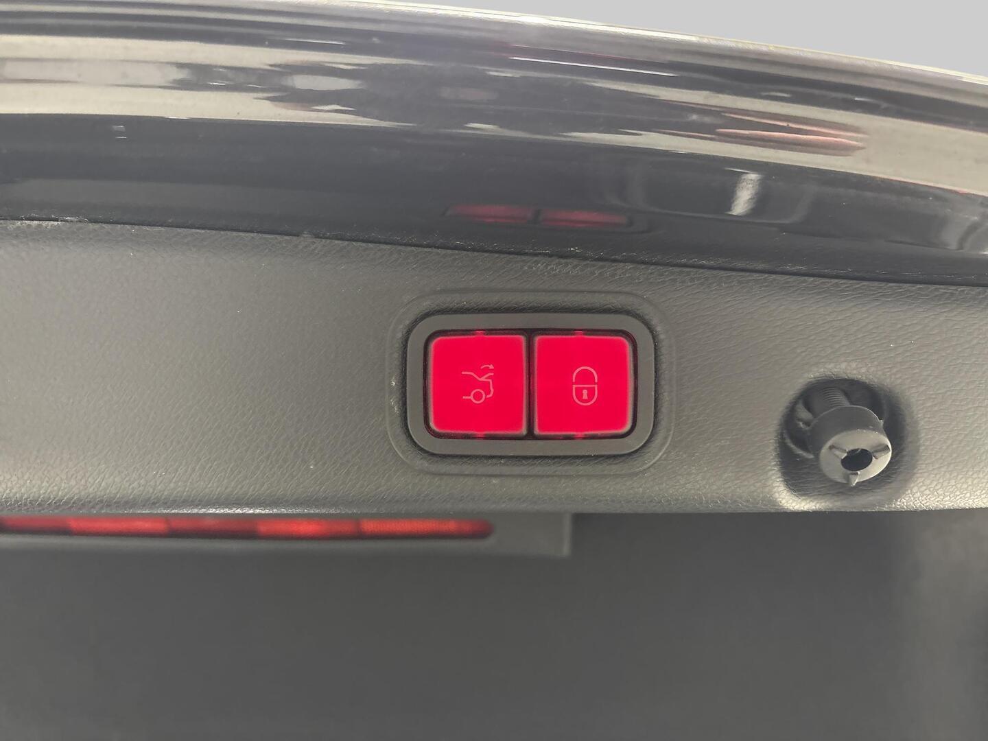 MERCEDES-BENZ E 2021