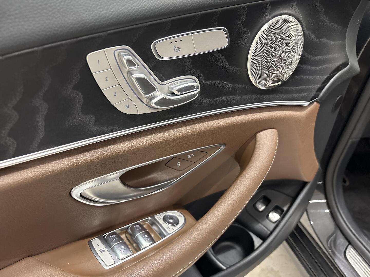 MERCEDES-BENZ E 2021