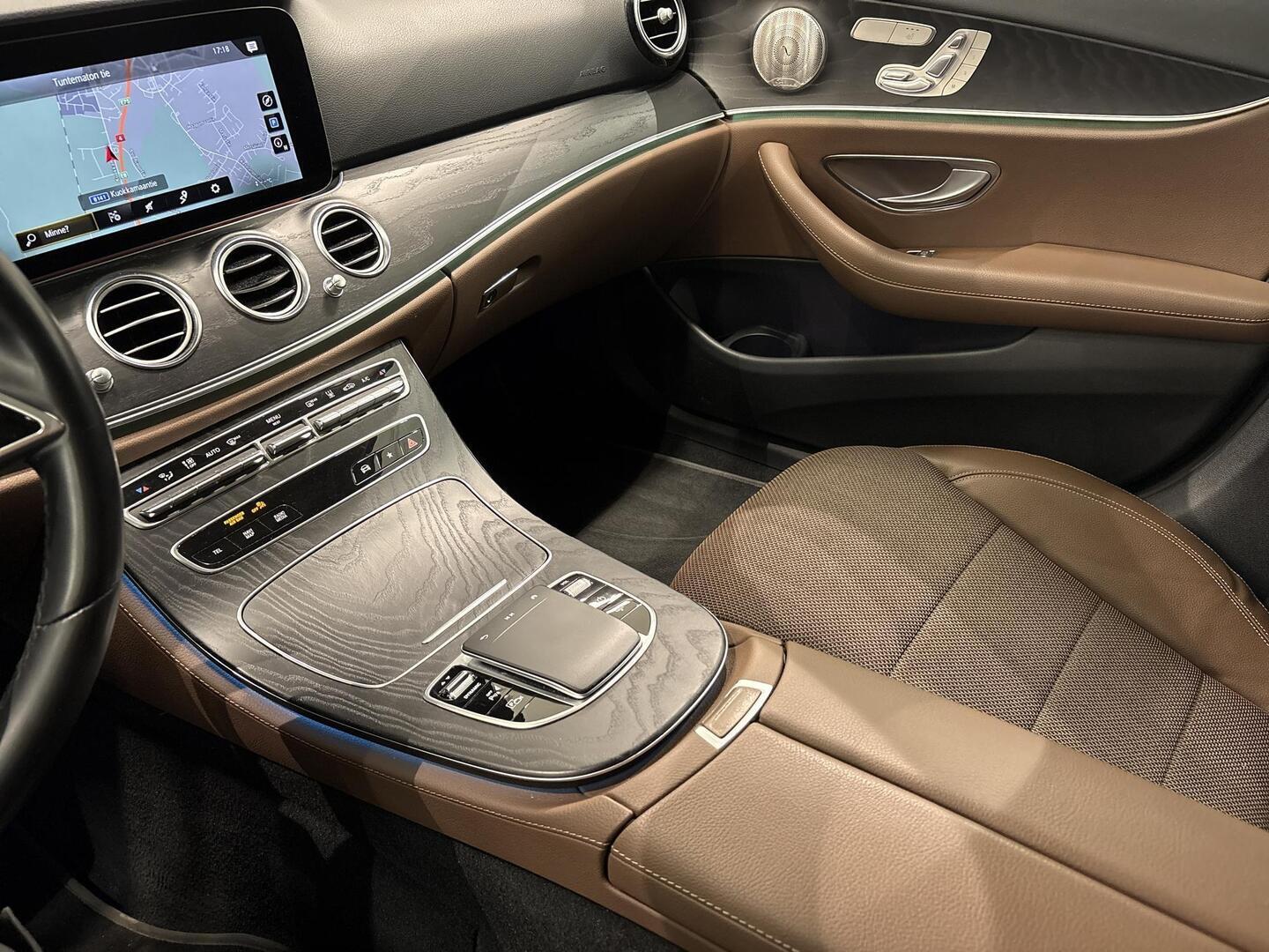 MERCEDES-BENZ E 2021