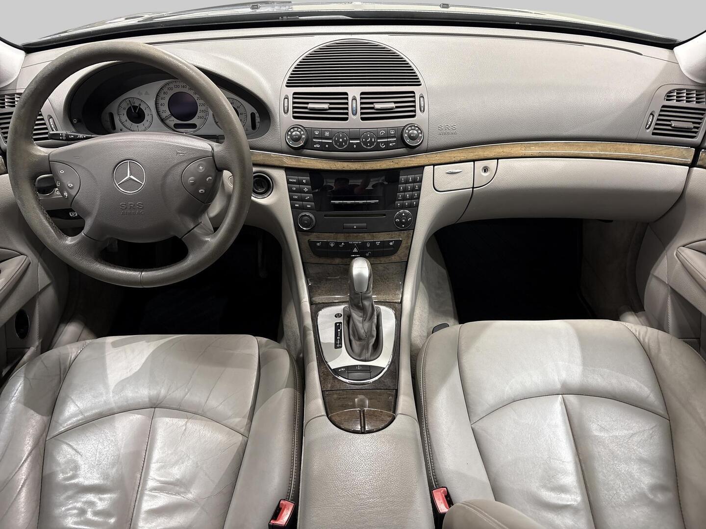 MERCEDES-BENZ E 2004