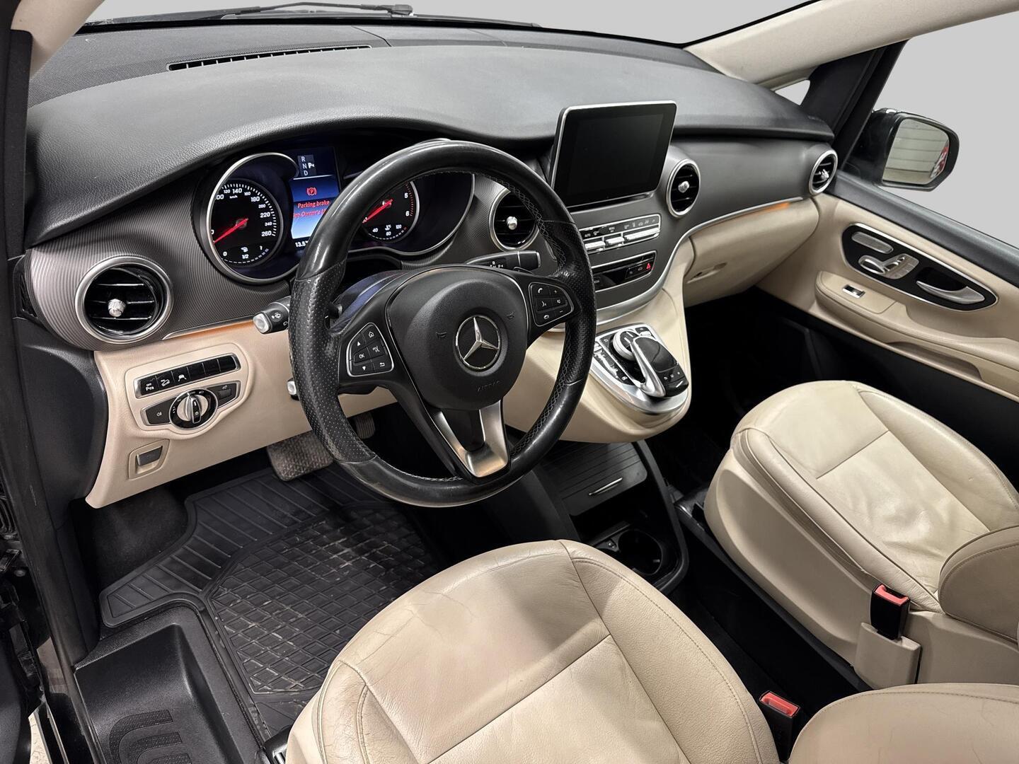 MERCEDES-BENZ V 2016