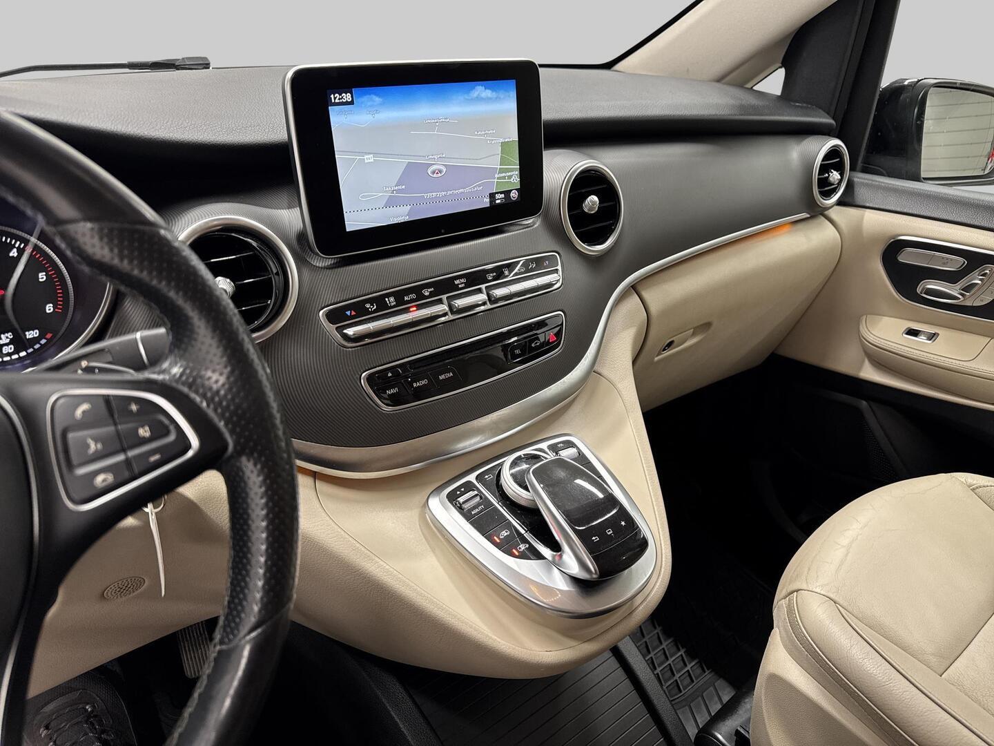 MERCEDES-BENZ V 2016