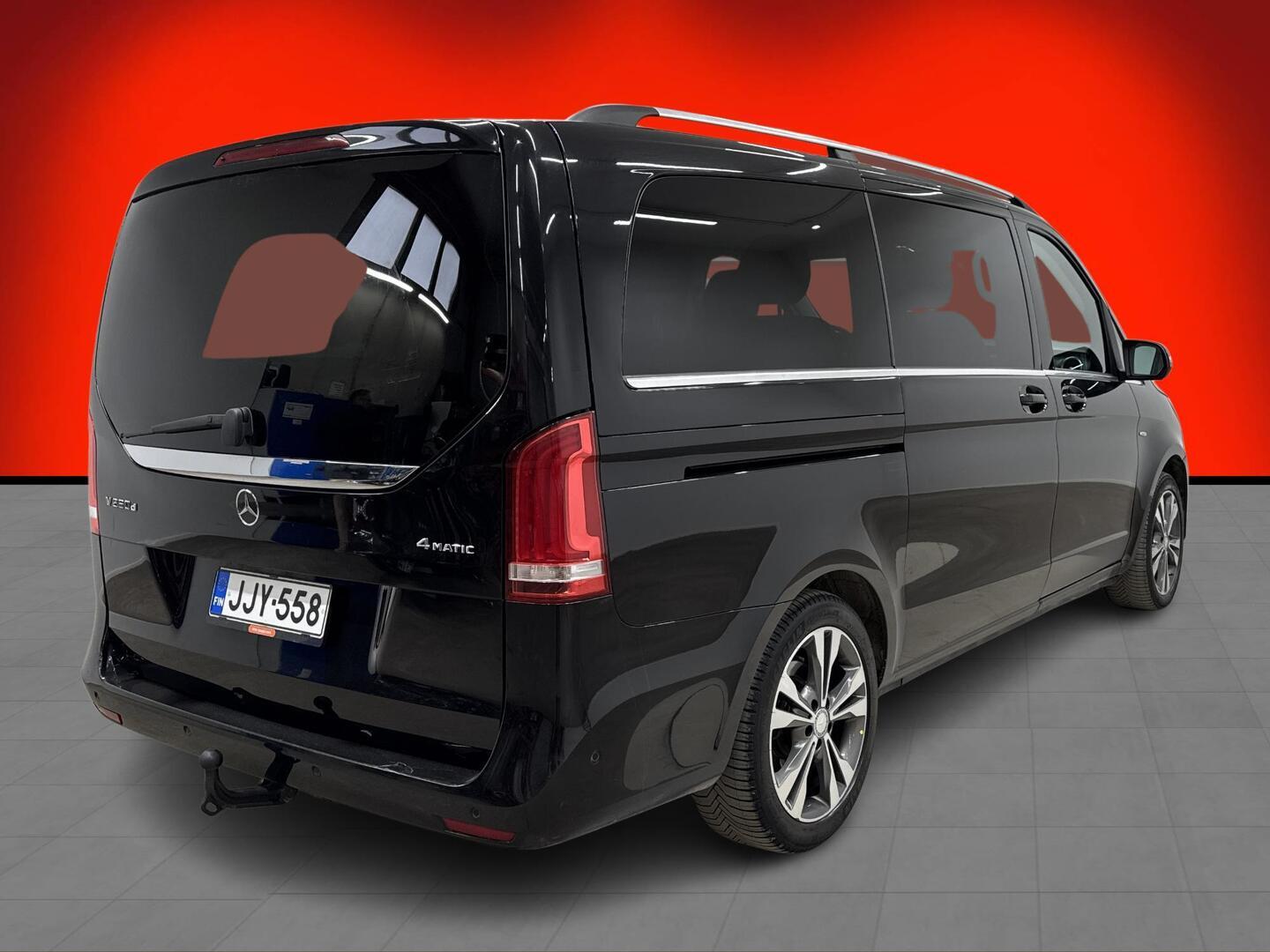 MERCEDES-BENZ V 2016