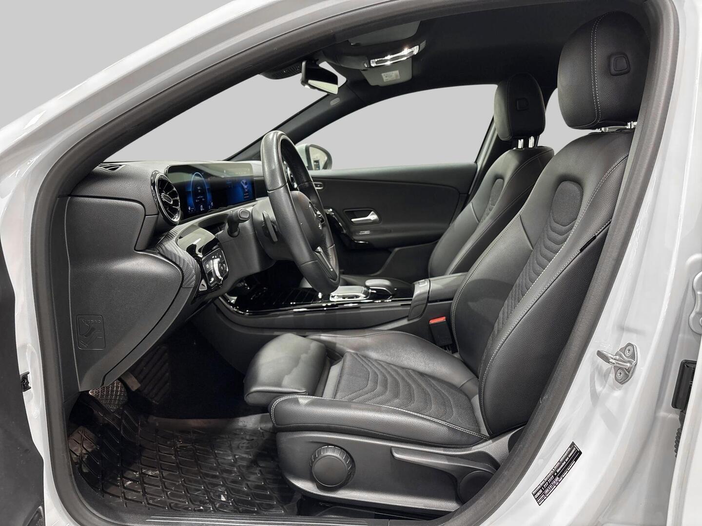 MERCEDES-BENZ A 2020