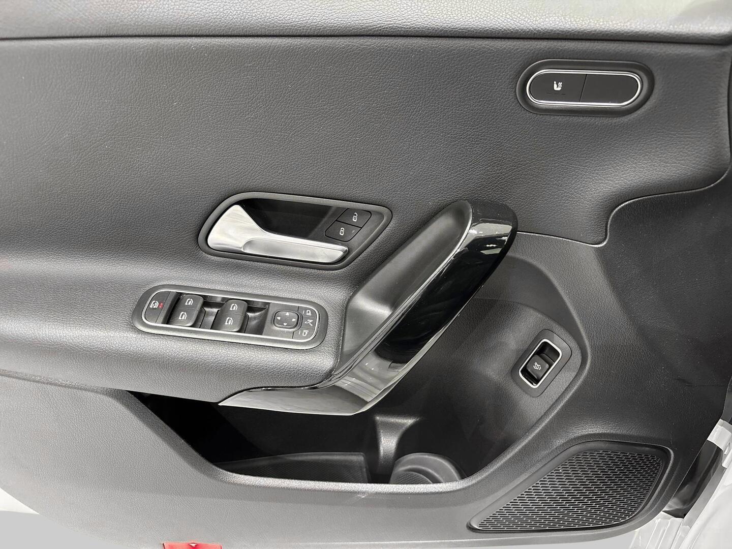 MERCEDES-BENZ A 2020