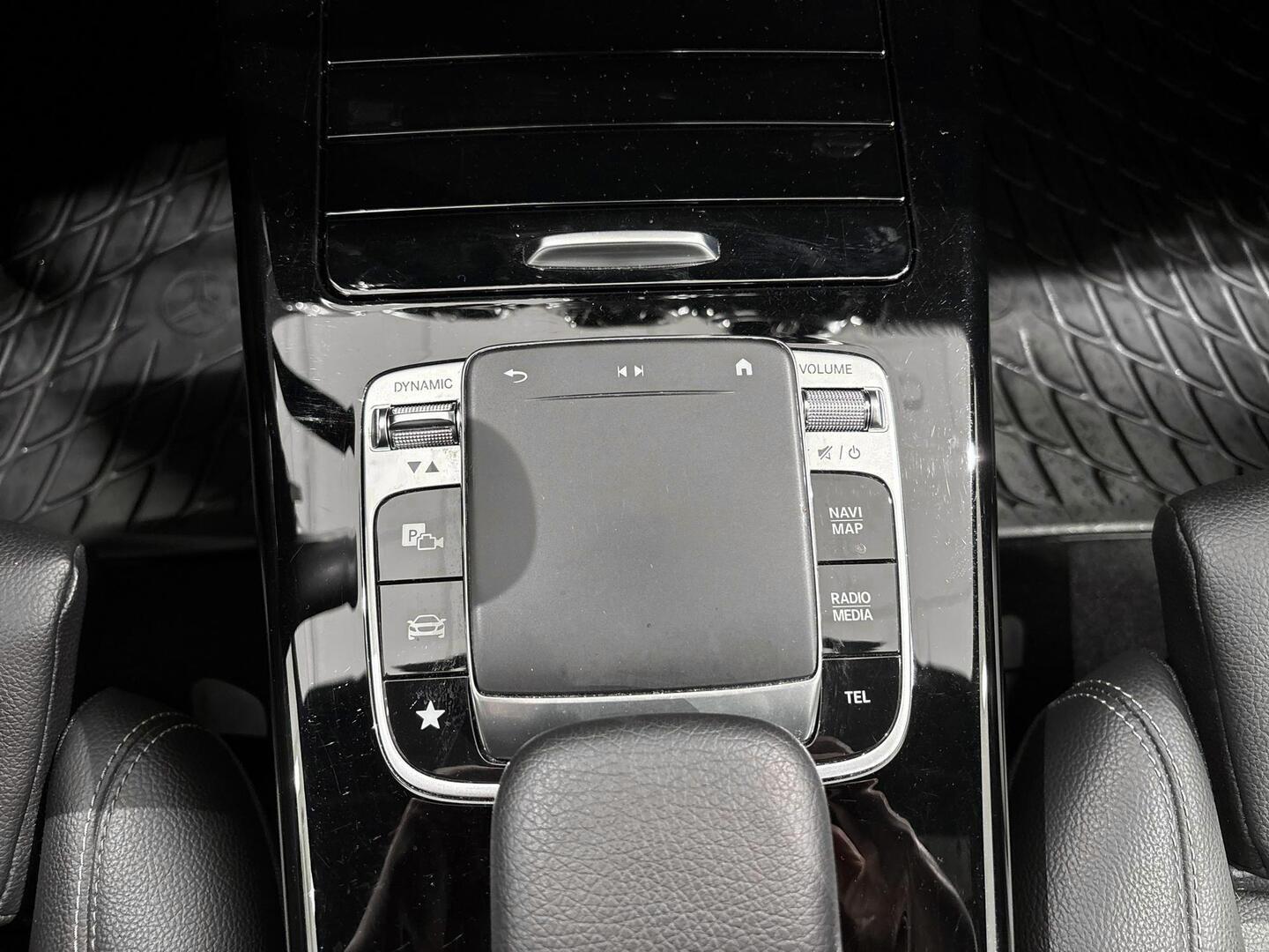 MERCEDES-BENZ A 2020