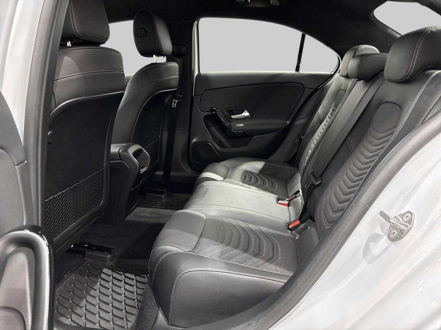 MERCEDES-BENZ A 2020