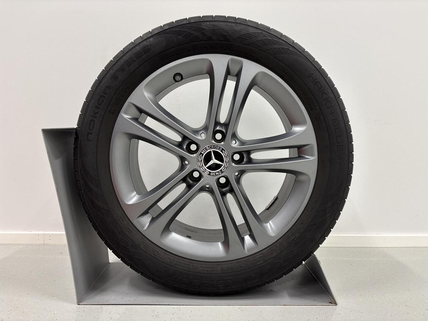 MERCEDES-BENZ A 2020