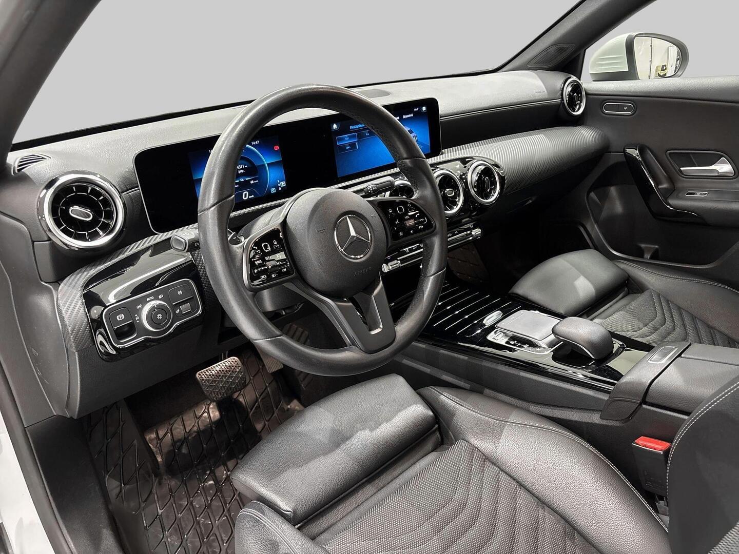 MERCEDES-BENZ A 2020