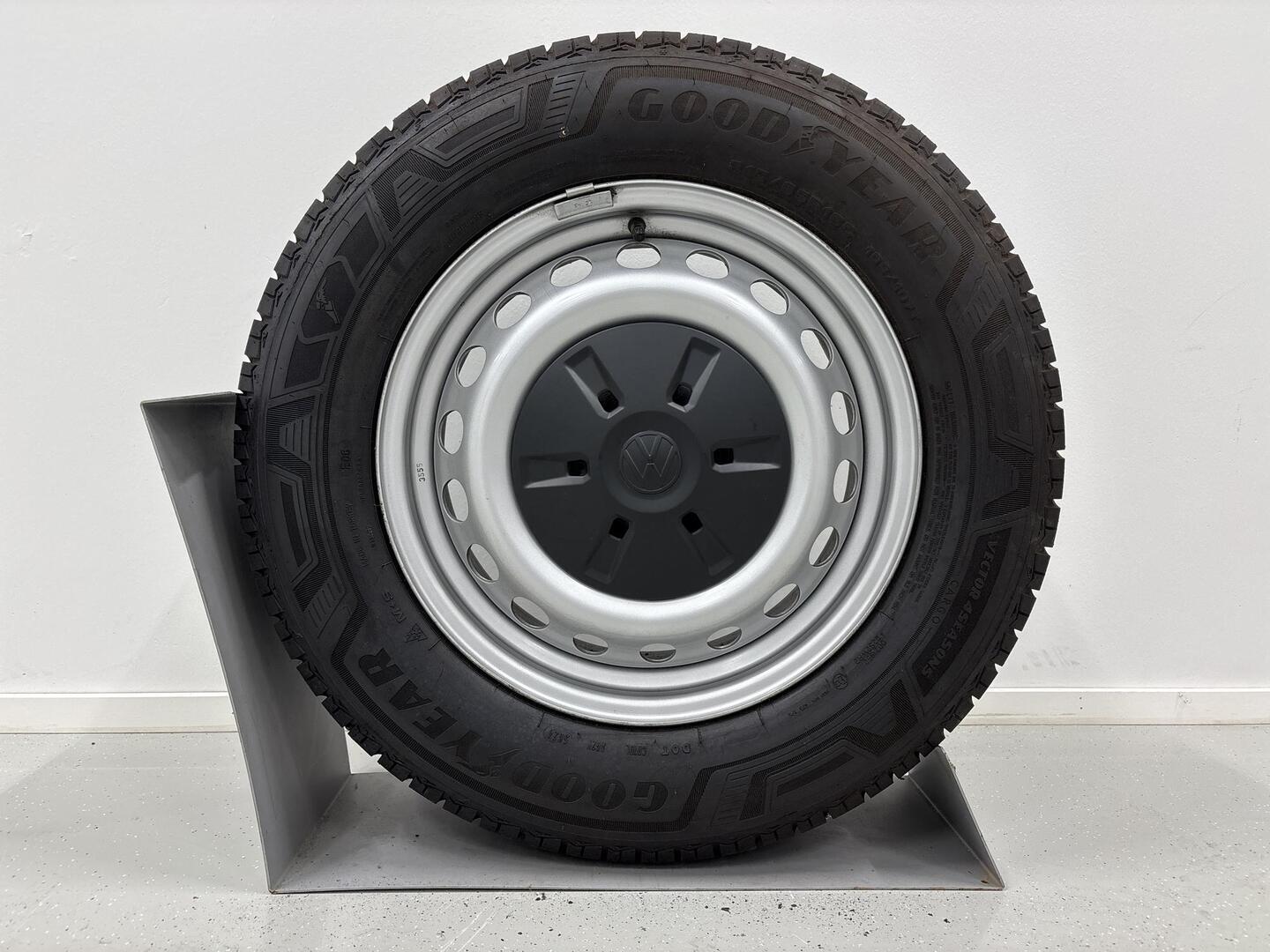 VOLKSWAGEN TRANSPORTER 2025