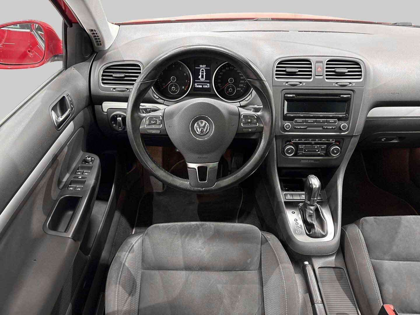 VOLKSWAGEN Golf 2012