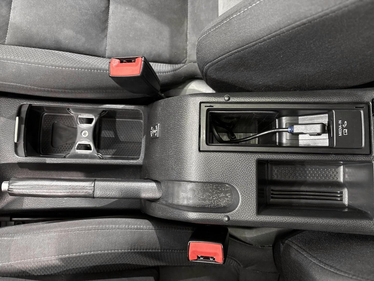 VOLKSWAGEN Golf 2012