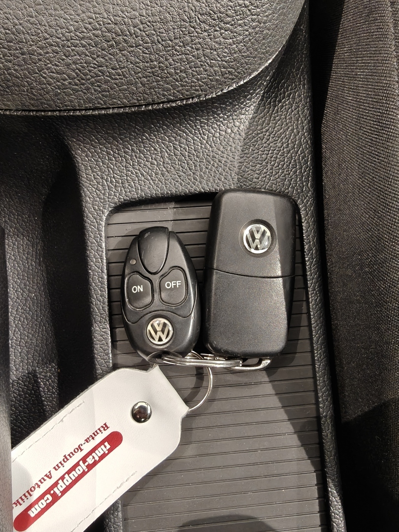 VOLKSWAGEN Golf 2012