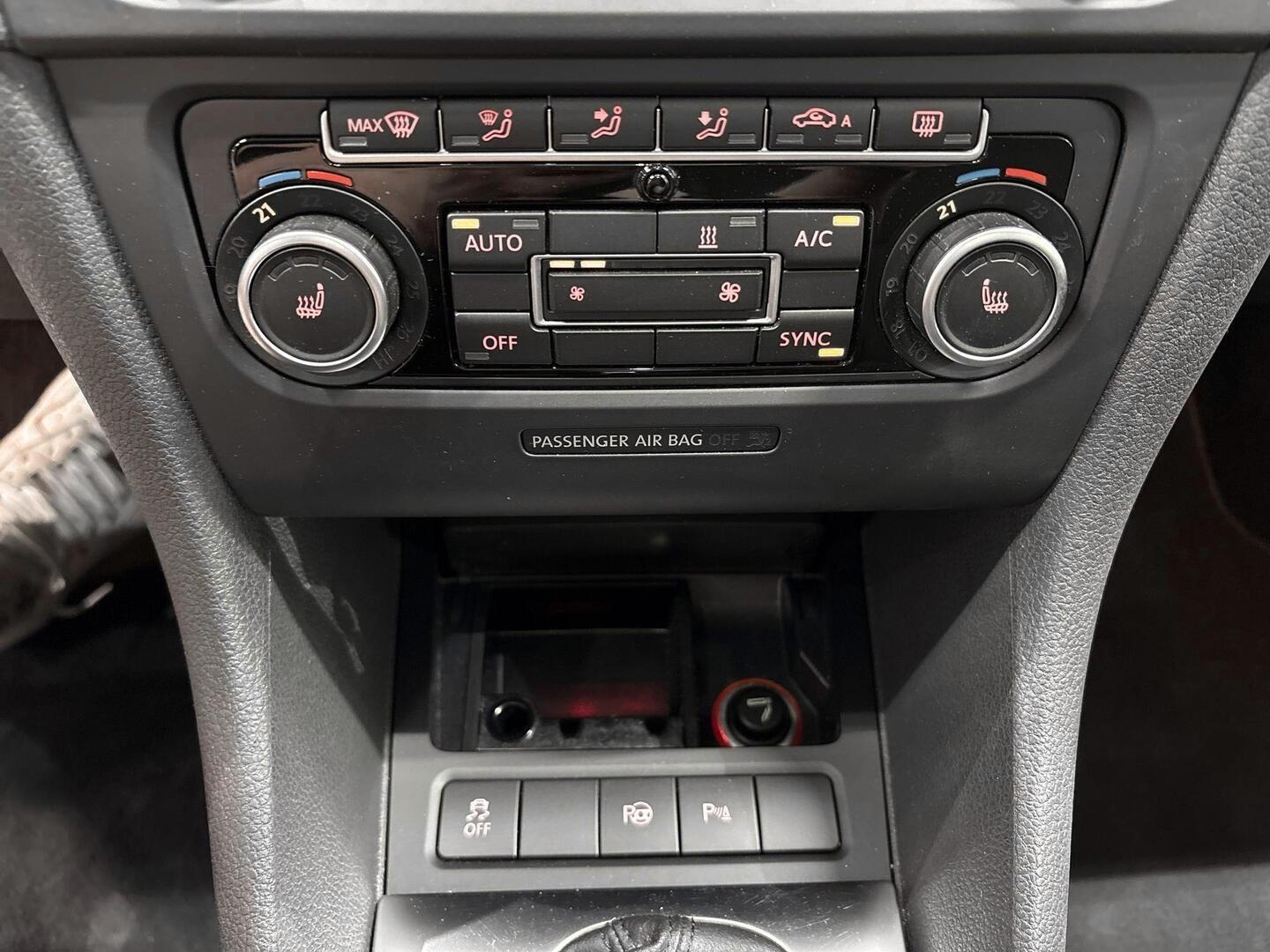 VOLKSWAGEN Golf 2012