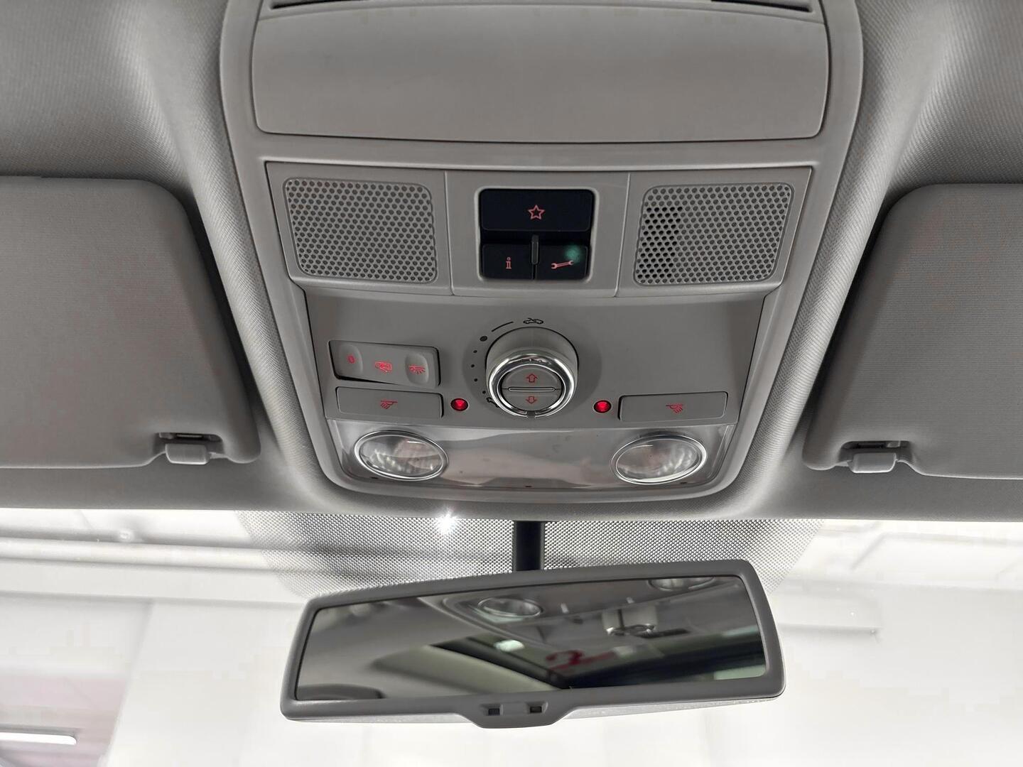VOLKSWAGEN Golf 2012