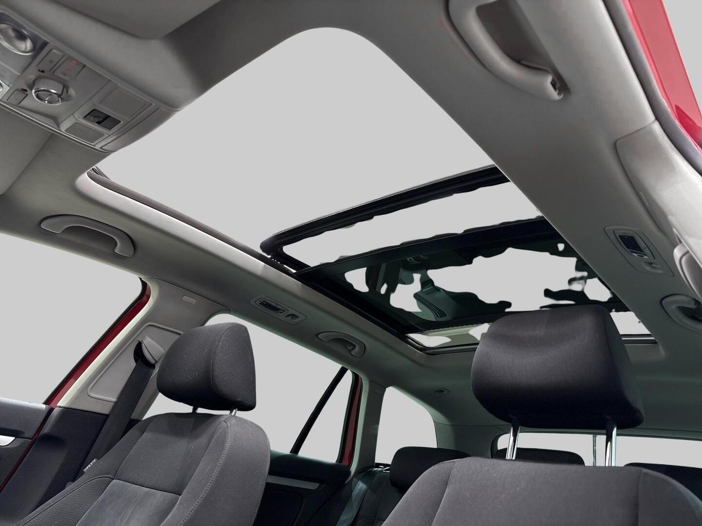 VOLKSWAGEN Golf 2012