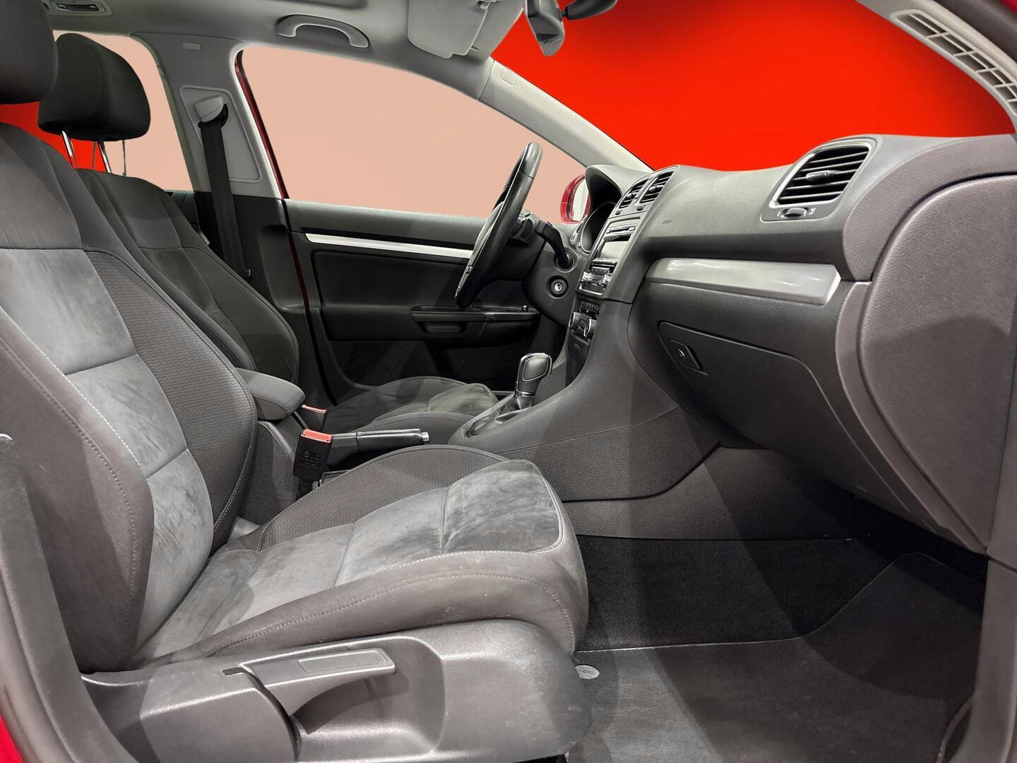 VOLKSWAGEN Golf 2012