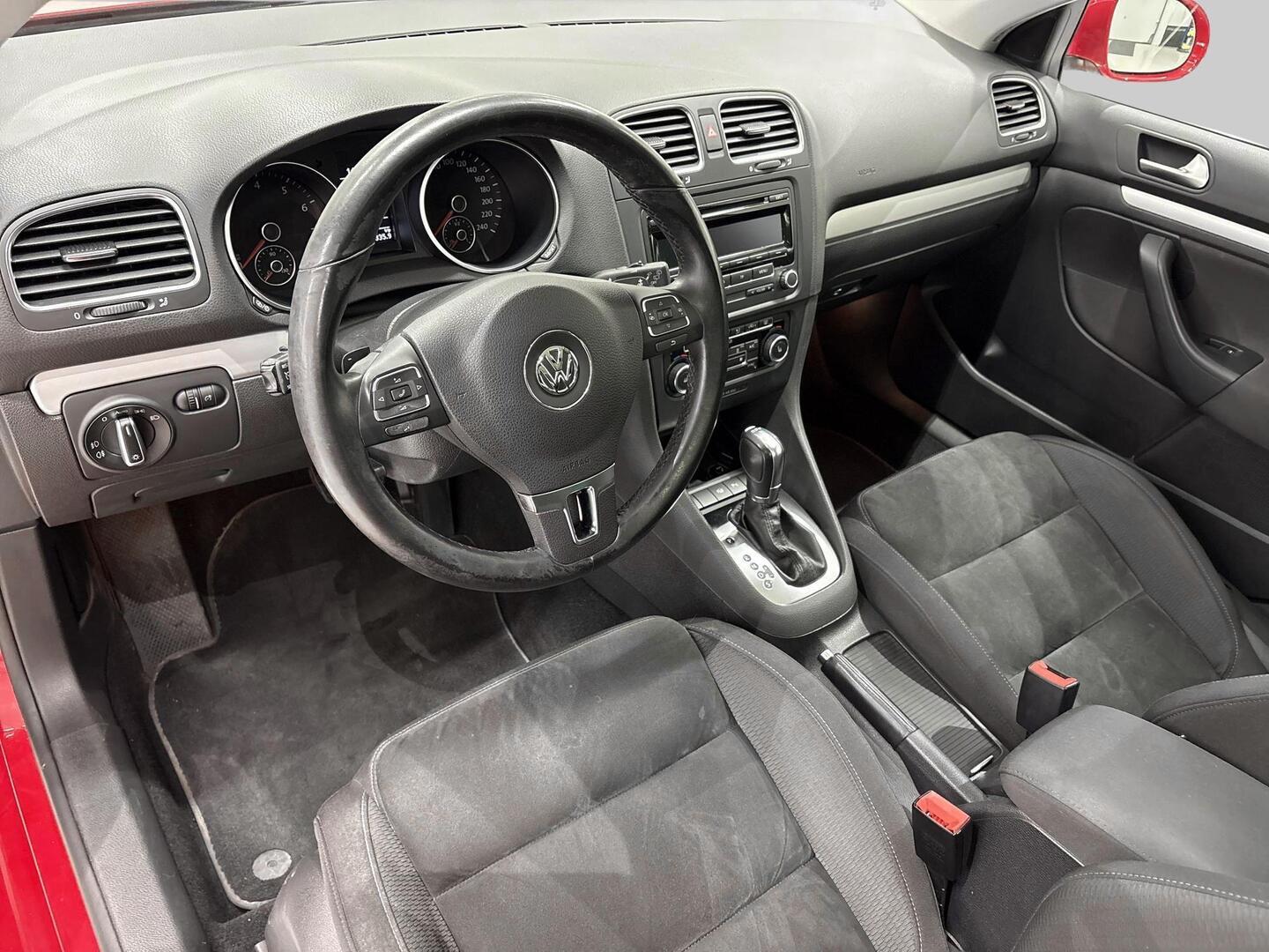 VOLKSWAGEN Golf 2012