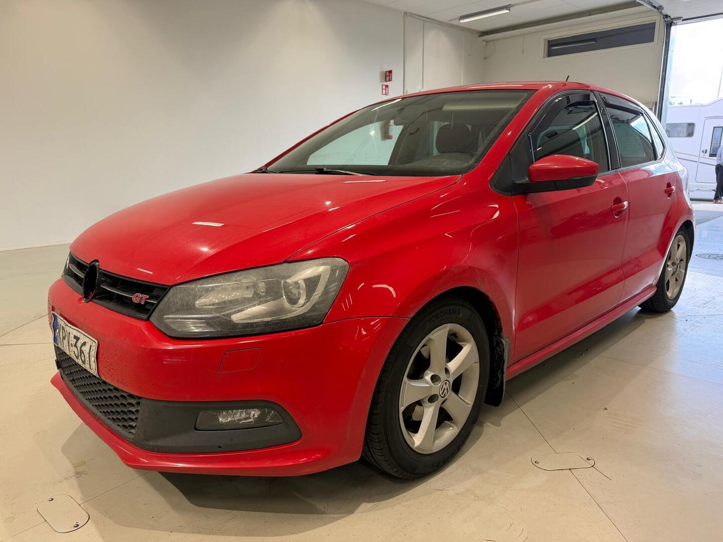 VOLKSWAGEN Polo 2012