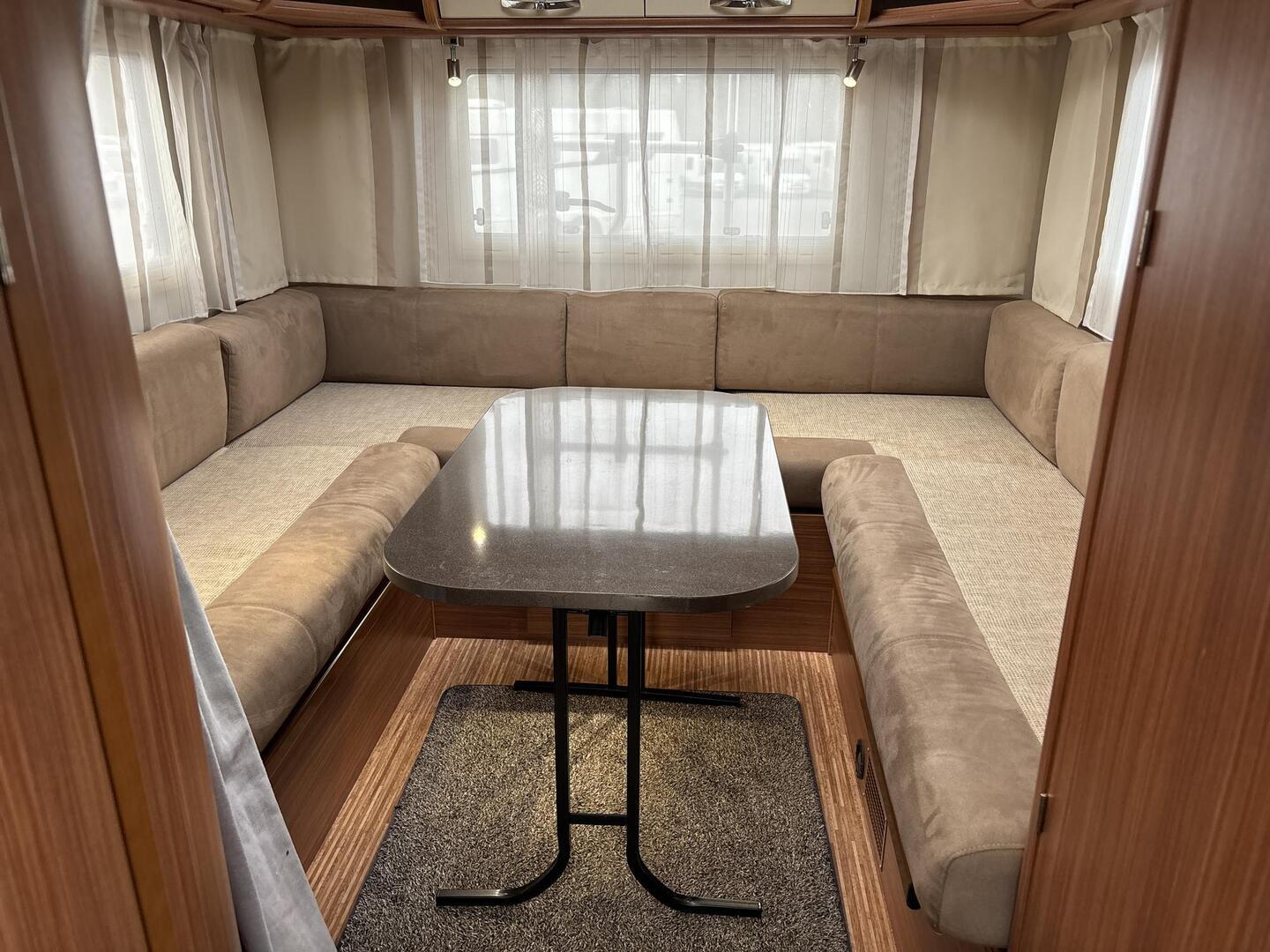 ADRIA CORAL S 670 SLL 2012