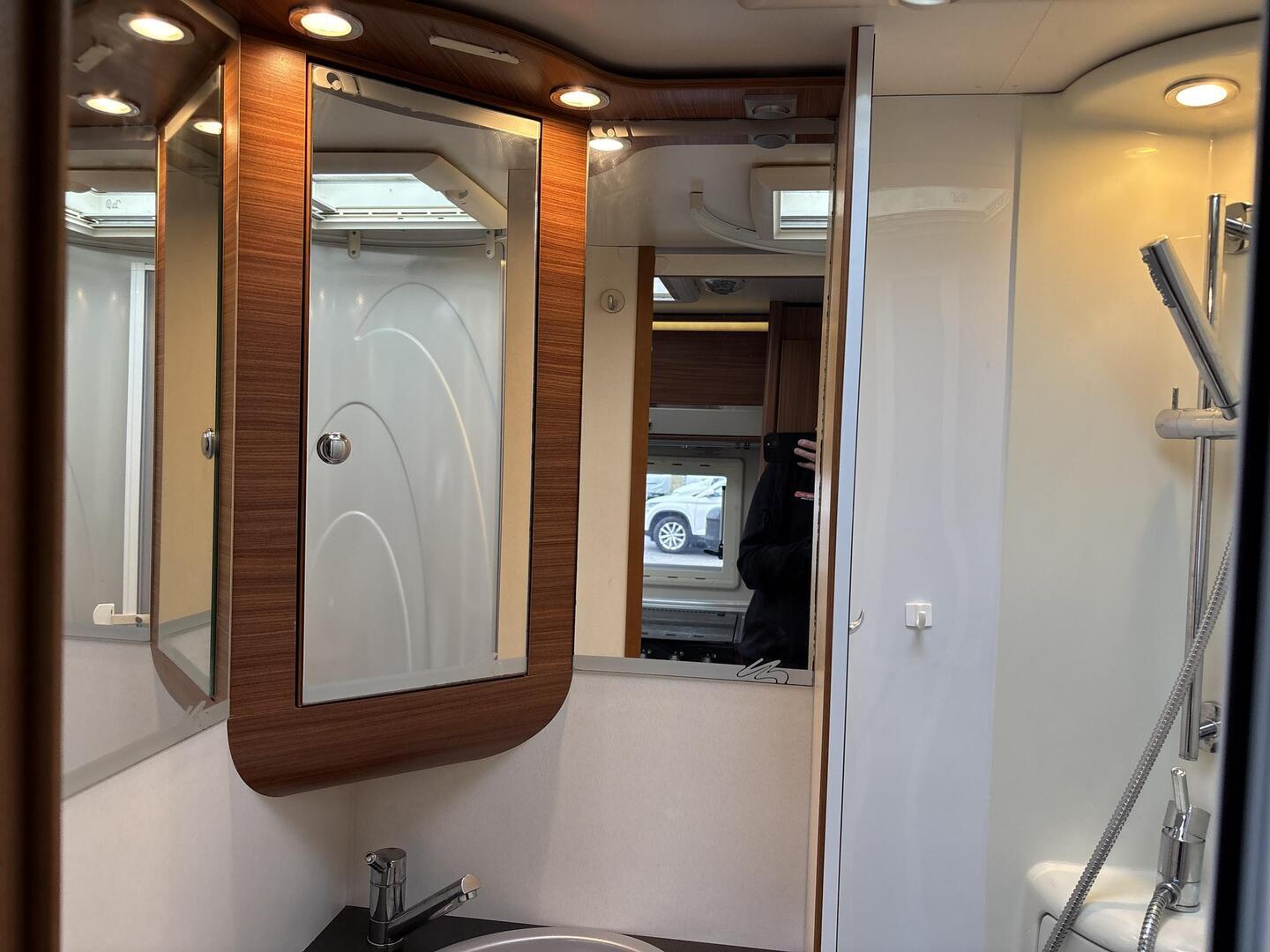 ADRIA CORAL S 670 SLL 2012