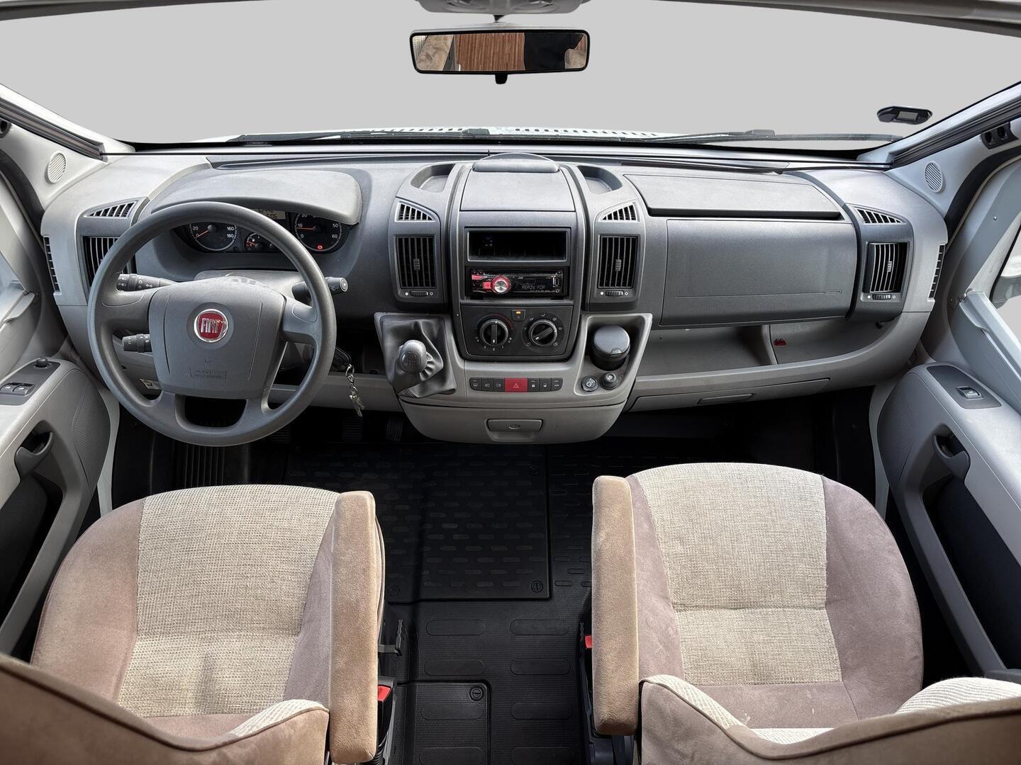 ADRIA CORAL S 670 SLL 2012