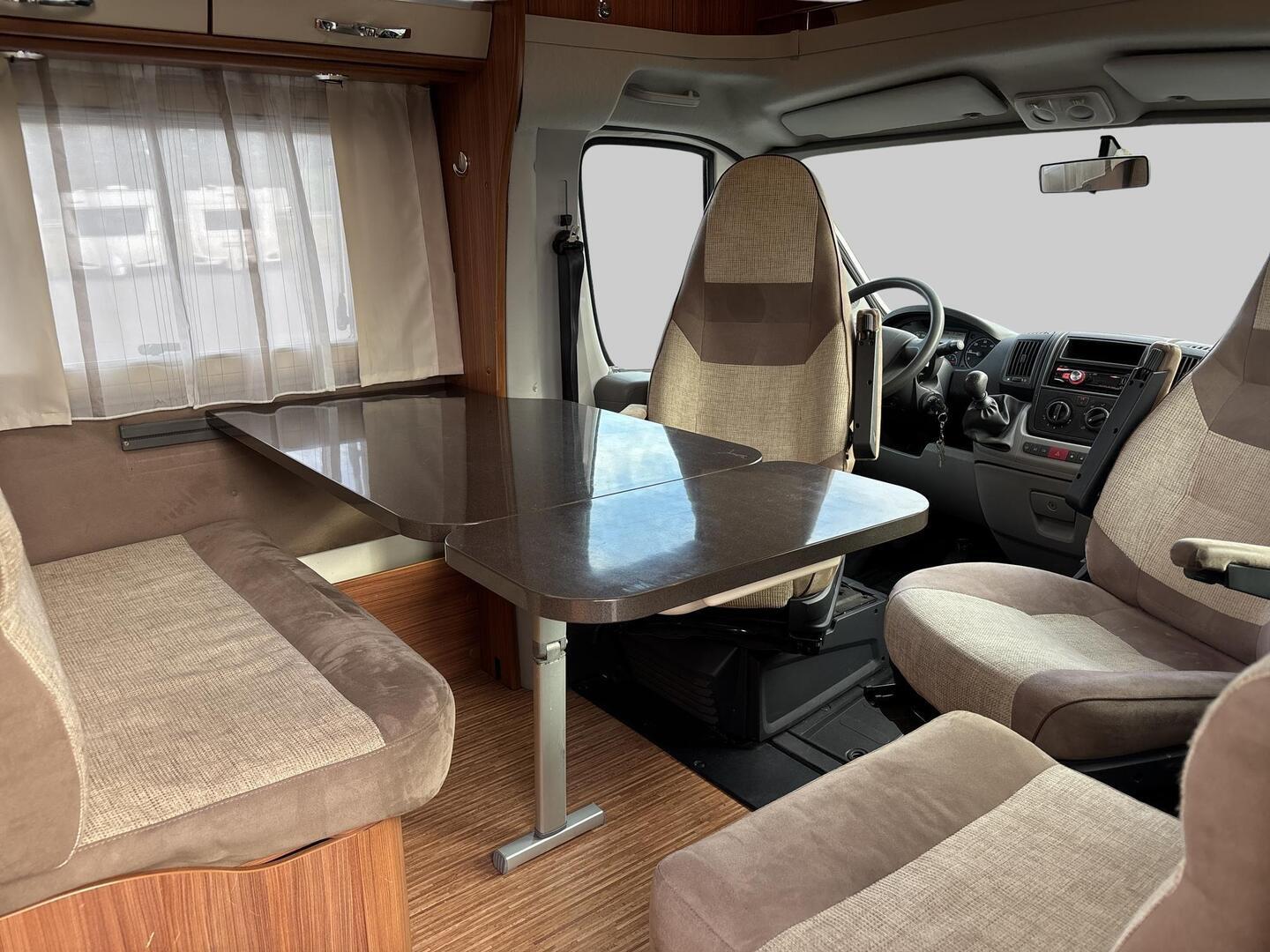 ADRIA CORAL S 670 SLL 2012