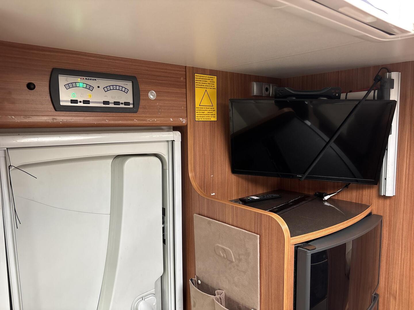 ADRIA CORAL S 670 SLL 2012