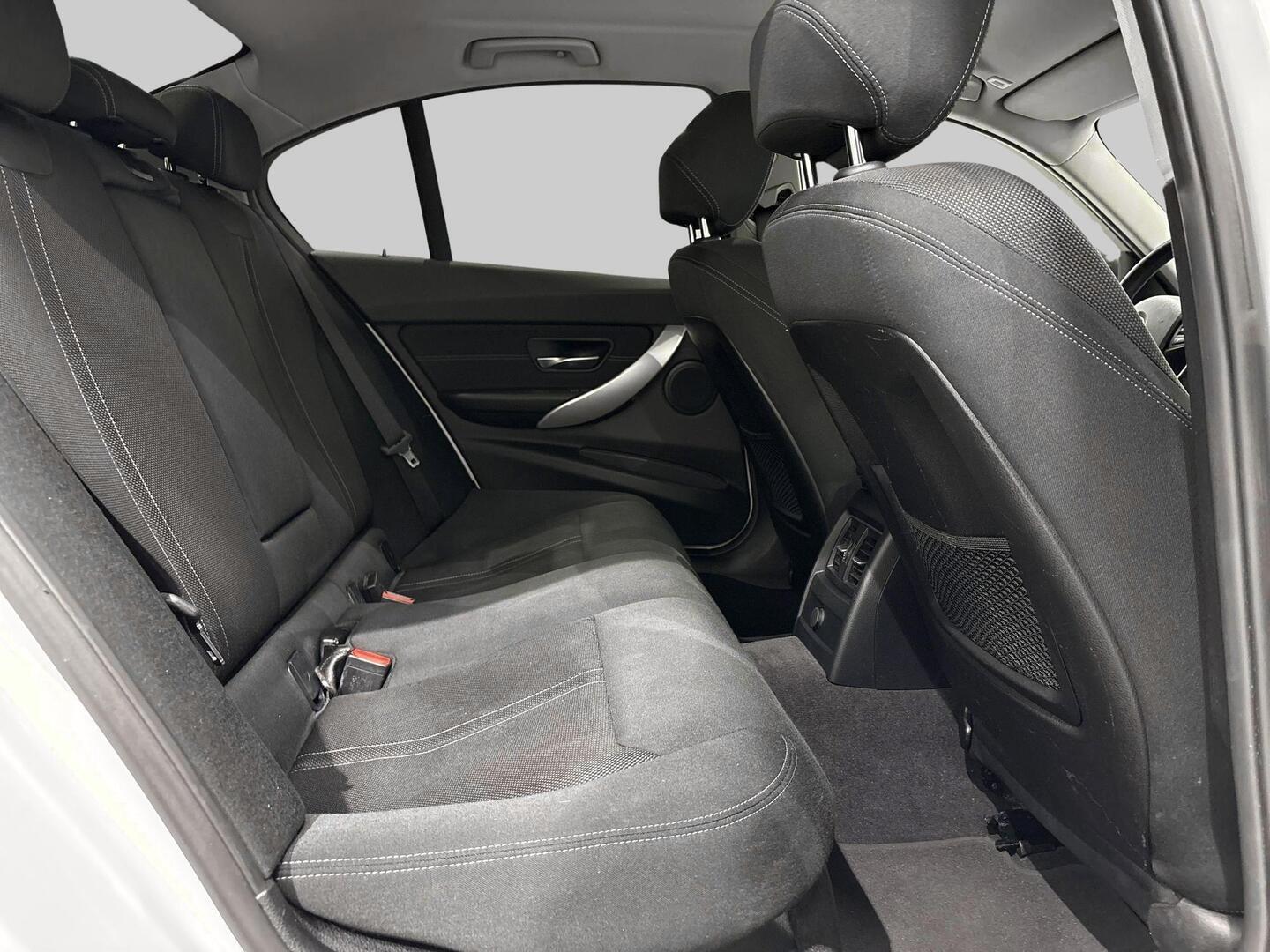 BMW 320 2016