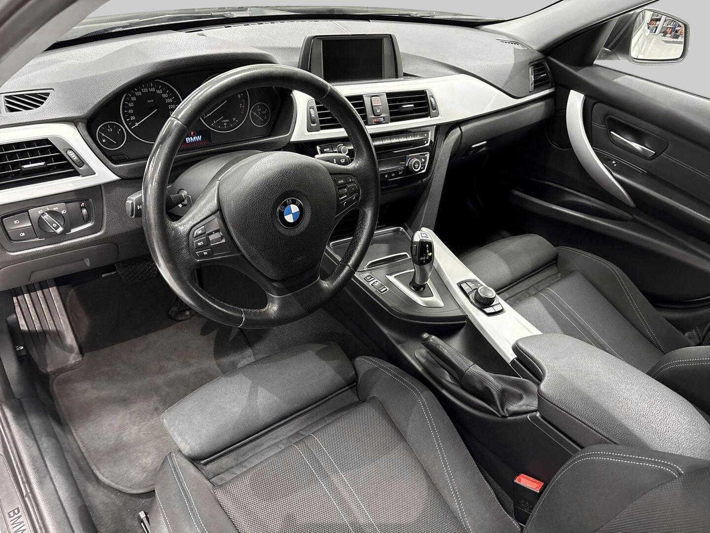 BMW 320 2016